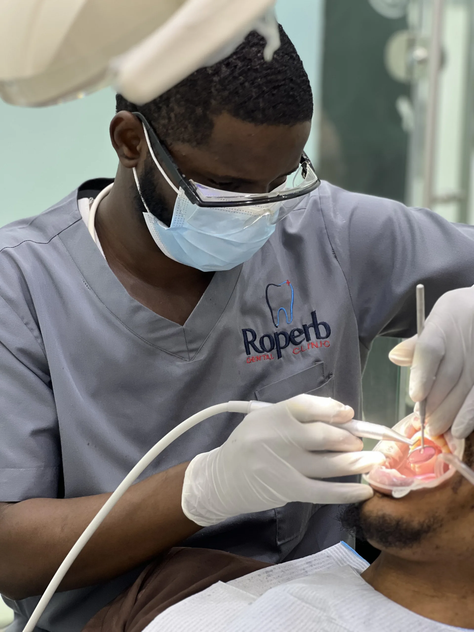 Scaling and polishing